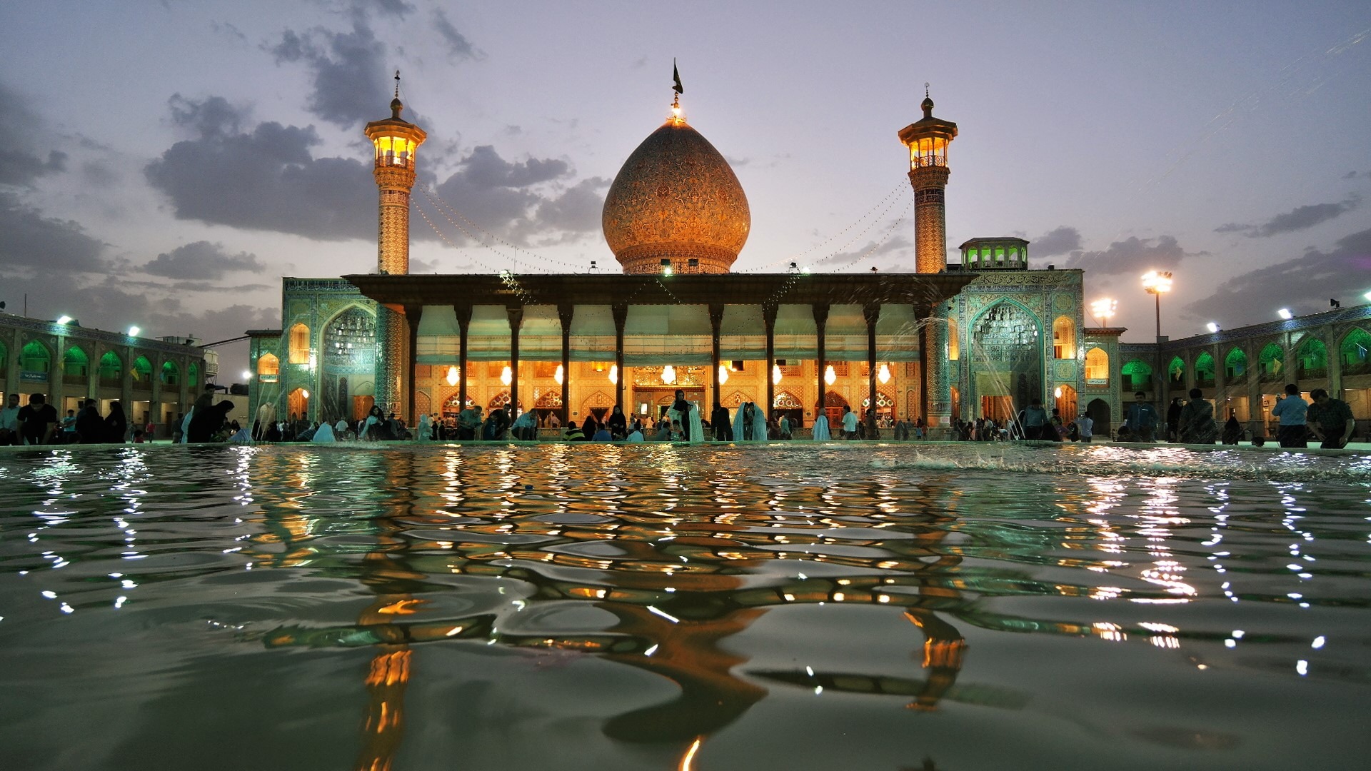 شاه چراغ: حرم نورانی شیراز